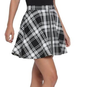 Hot Topic Plaid Skater Skirt Size Medium